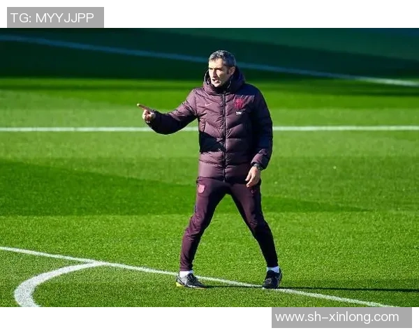 巴伦西亚主帅换帅风波，球迷质疑俱乐部管理水平