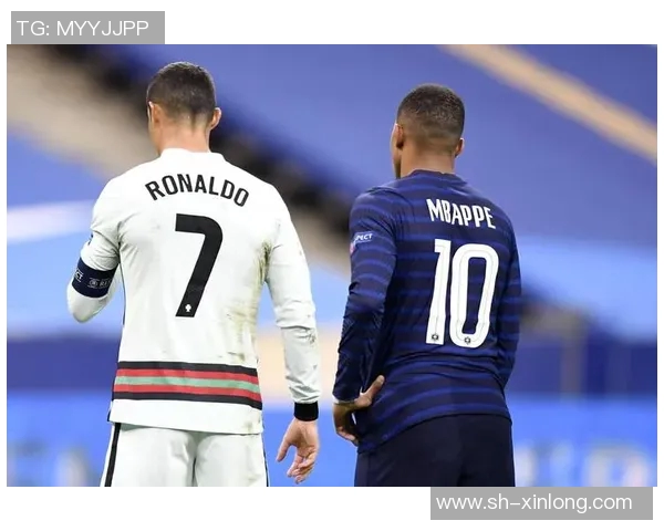 巴黎圣日耳曼宣布签下意甲球队尤文图斯前锋C罗